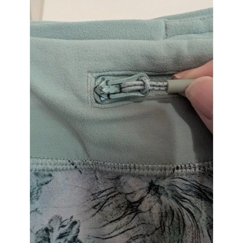 Ivivva by Lululemon pretty Green Floral Speedy Shorts *flaw Girls 10